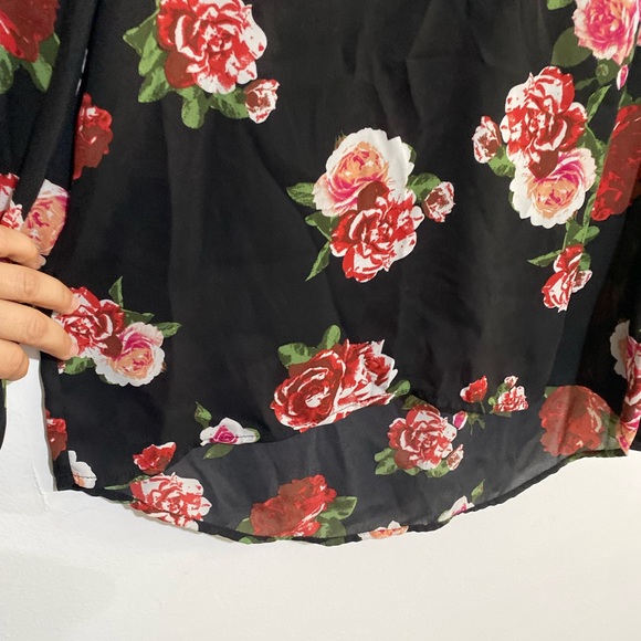 FOREVER 21 Woman Semi Sheer Blouse Small S Roses Pattern Top Black Red - Picture 9 of 12